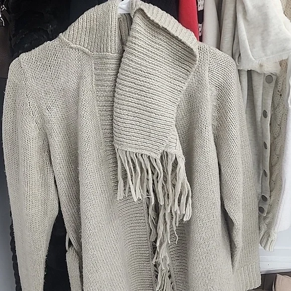 Lemon Beret Cardigan - Picture 2 of 6